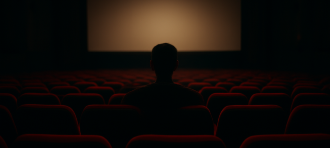 Kapan Waktu Terbaik Menonton Film Thriller Psikologis di Bioskop